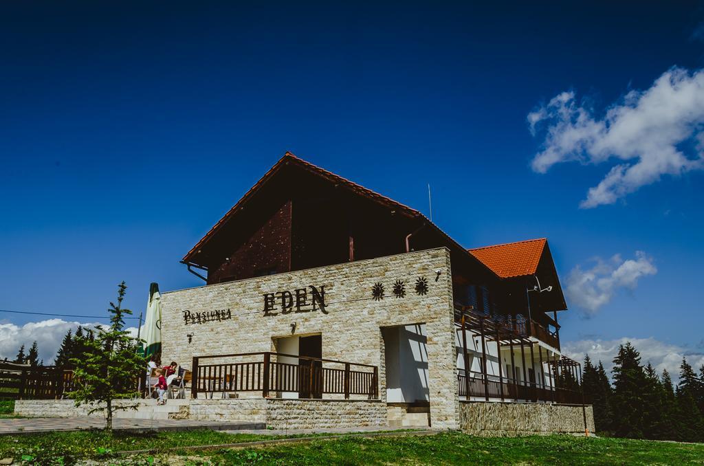 Pensiunea Agroturistica Eden Пиатра Фантанеле Екстериор снимка